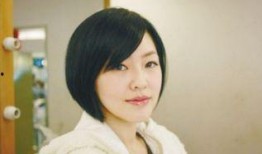 娱乐吃瓜酱妈妈女儿视频,视频记录家庭幸福时光